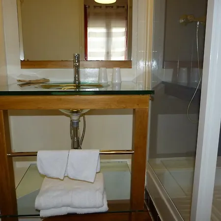 Hotel De Thau 2*