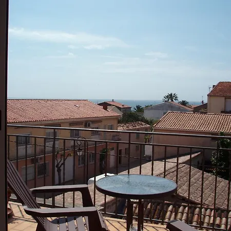 Hotel De Thau 2*
